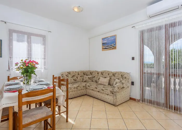 Apartament 2 Bedroom Awesome In