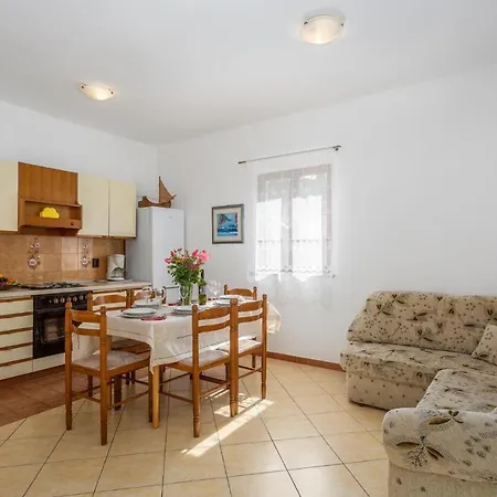 2 Bedroom Beautiful In Apartment