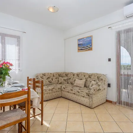 Apartament 2 Bedroom Awesome In