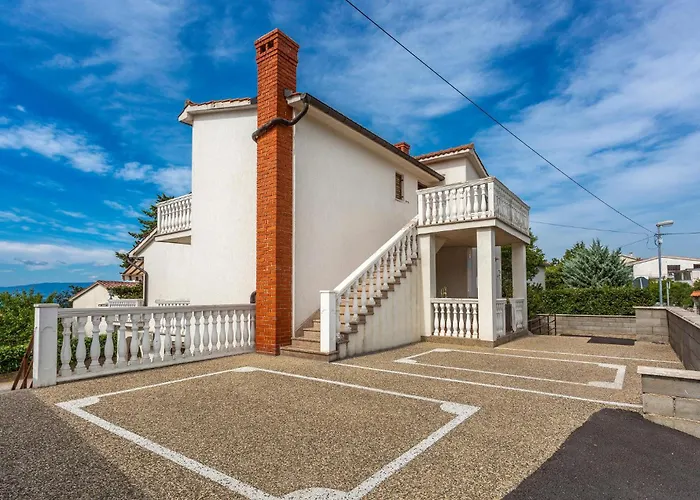 Apartamento 2 Bedroom Awesome In *