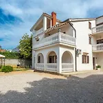 דירה 2 Bedroom Awesome In *