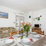 דירה 2 Bedroom Awesome In