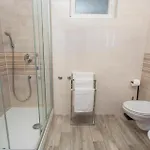 2 Bedroom Awesome In דירה