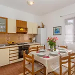 דירה 2 Bedroom Awesome In אומיסאליי