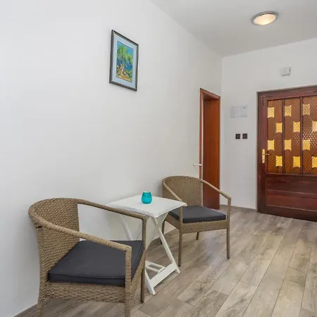 דירה 2 Bedroom Awesome In *